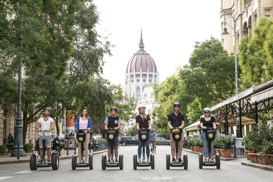 Budapest: Segway Sightseeing Tour - Group size, guides, and the feel of the ride