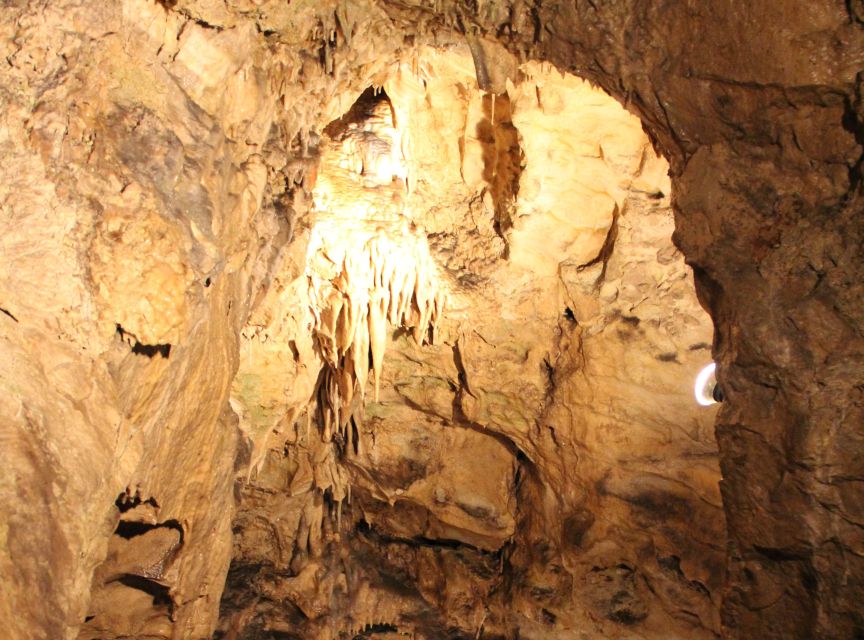 Budapest: Semlő-hegyi & Pál-völgyi Caves Guided Walking Tour - How hard is the tour?