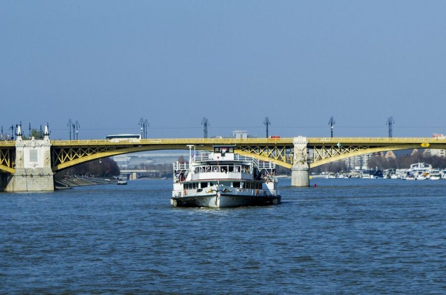 Budapest: Sightseeing Cruise on the Danube - Who gets the best value from this cruise?