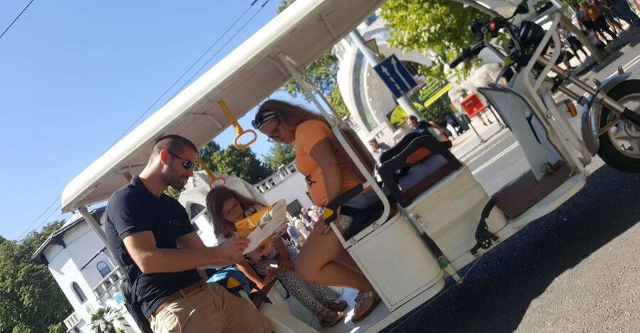 Budapest: Sightseeing Tour by Electric Tuktuk - Why an electric tuk tuk works well in Budapest