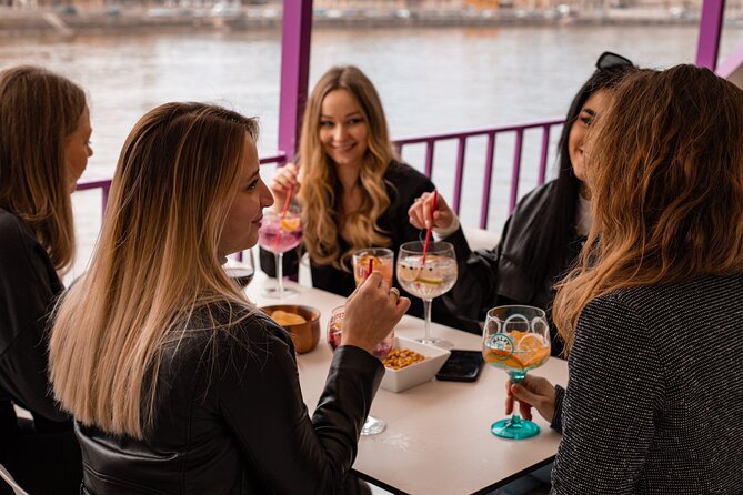 Budapest Sightseeing with Drink Included - Boarding at Jane Haining rakpart
