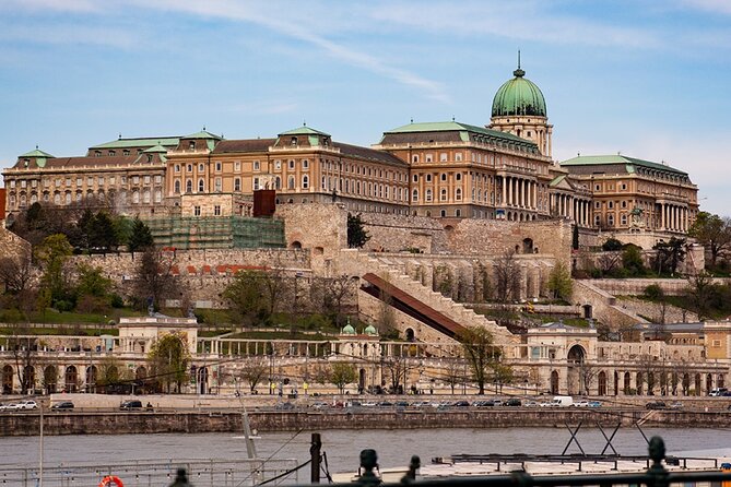 Budapest Sightseeing with Drink Included - Chain Bridge and Margaret Bridge