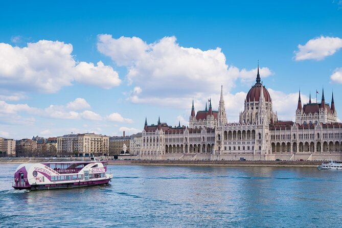 Budapest Sightseeing with Drink Included - Buda Castle, Fisherman’s Bastion, and Gellért Hill