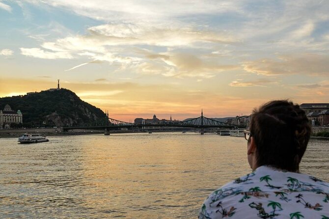 Budapest Sip and Sail Danube Cruise with Unlimited Prosecco - A simple way to see Budapest from the Danube