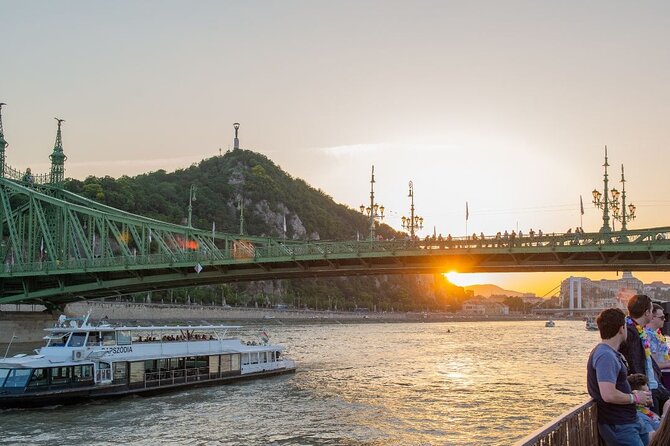 Budapest Sip and Sail Danube Cruise with Unlimited Prosecco - Crowding is the biggest risk