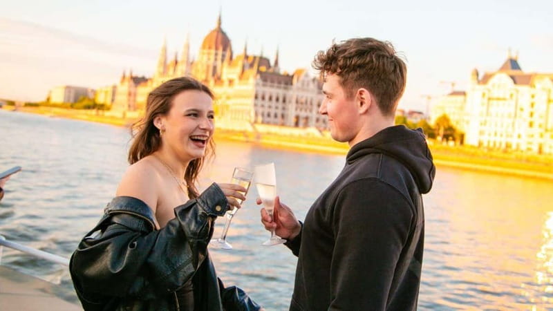 Budapest: Sip and Sail River Cruise with Unlimited Prosecco - What the $26 price really covers