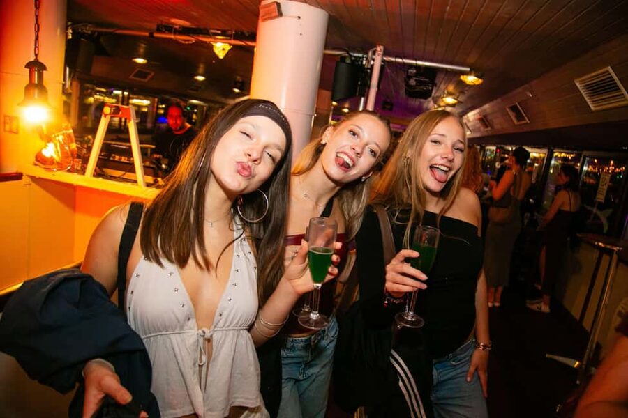 Budapest: Sip & Sail Danube Cruise with Prosecco Cocktails - Choosing the right departure time