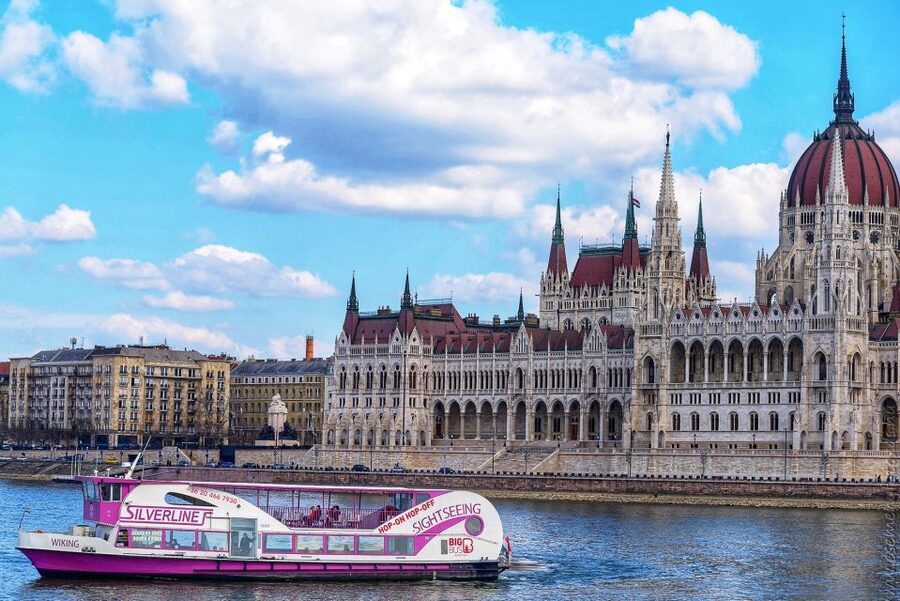Budapest: Skyline Sightseeing Cruise with Parliament View - Gellért Hill and the southern city view