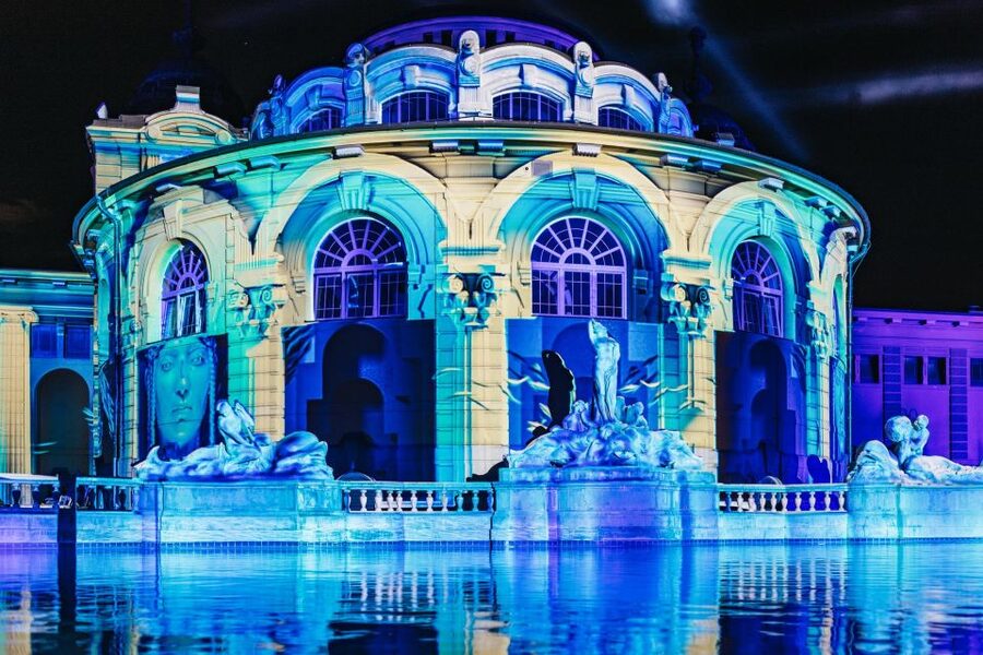 Budapest: Sparty - The Ultimate Late-Night Spa Party Ticket - Changing rooms, lockers, and what to carry
