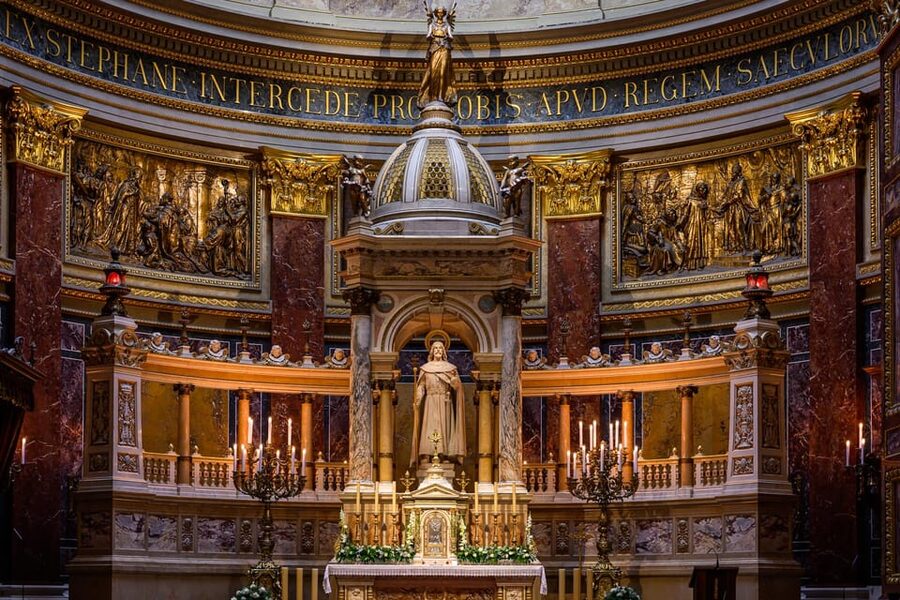Budapest: St.Stephen's Basilica Grand Organ Concert Tickets - The treasury and Holy Dexter