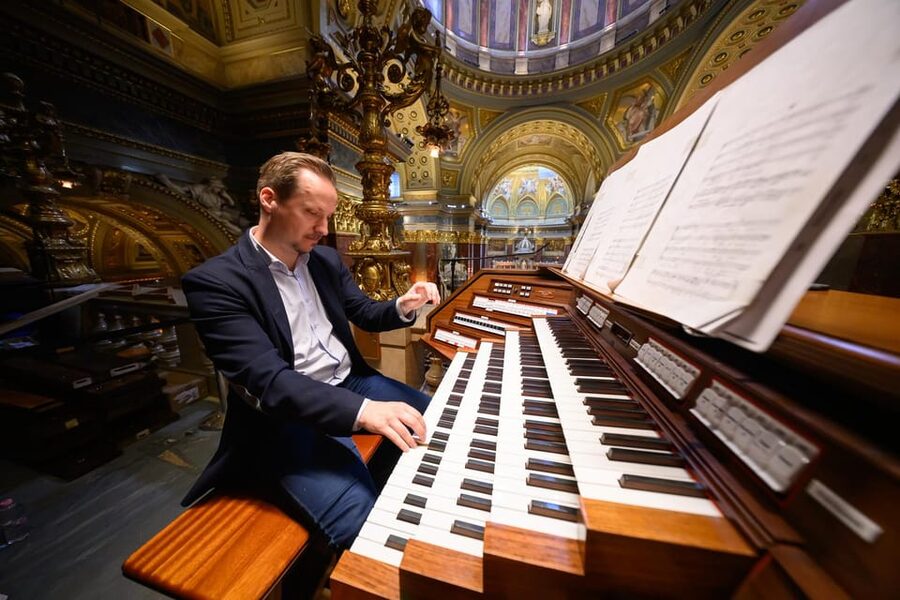 Budapest: St.Stephen's Basilica Grand Organ Concert Tickets - How the experience compares with a standard church visit