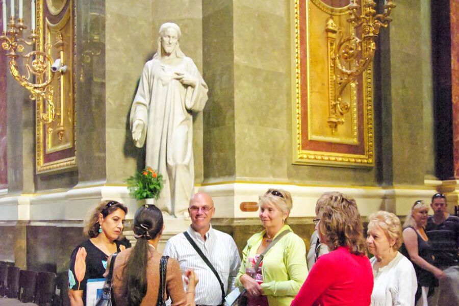 Budapest: St Stephen's Basilica Tour - The Holy Right and Saint Stephen’s place in Hungary