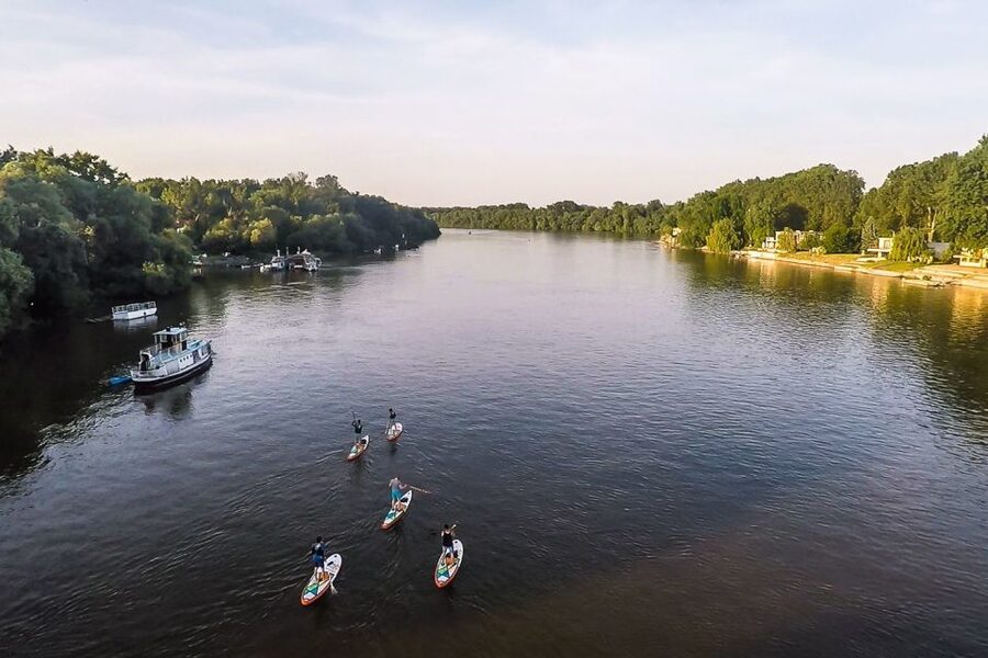 Budapest: Standup Paddleboarding Tour - Learning the board before the river carries you along