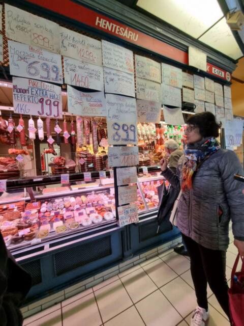 Budapest Streetfood Heaven: Tasting and Markets with a local - Gulyás at a Budapest Tavern