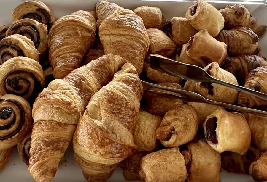 Budapest: Summer Brunch & Cruise with Prosecco or Cake - Drinks, prosecco, juice, and the cake option