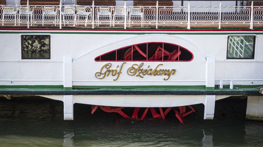 Budapest: Summer Brunch & Cruise with Prosecco or Cake - The one-hour sightseeing cruise