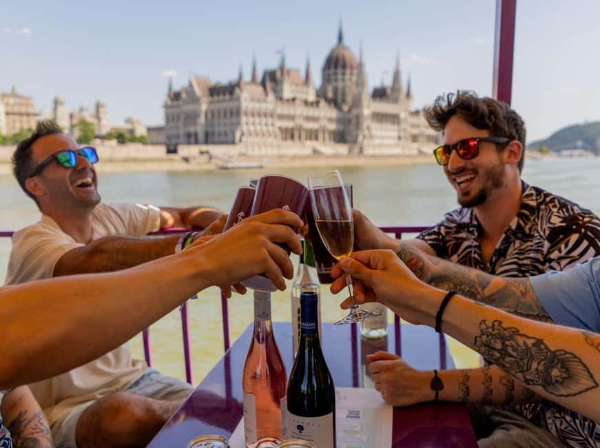 Budapest: Sunset Cruise with 2 Cocktails - What the two cocktails add to the hour