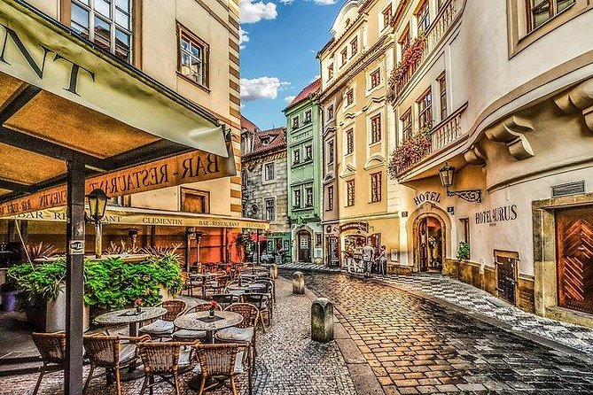 Budapest to Prague Private transfer with 2 hour sightseeing stop - A private vehicle sized for your luggage