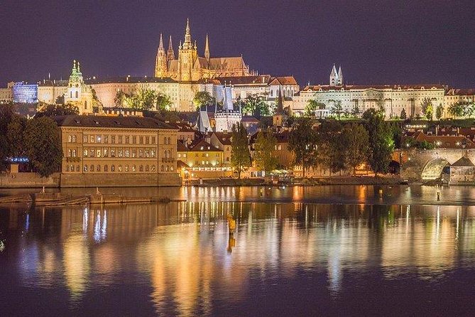 Budapest to Prague Private transfer with 2 hour sightseeing stop - Who gets the best value