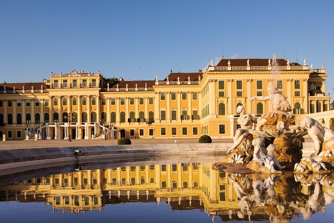 Budapest to Vienna Private Costumizable Day Tour with Lunch - Schnitzel lunch and time to wander