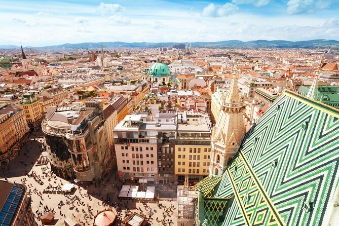 Budapest to Vienna Private Costumizable Day Tour with Lunch - Guides make or break the day