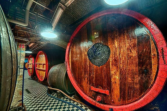 Budapest Tuk Tuk Tour with House of the Unicum Distillery Visit - Castle Hill and Matthias Church