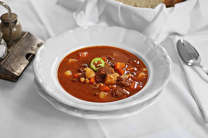 Budapest TukTuk Private Tour with Goulash Soup in the Downtown - Castle Hill and Matthias Church