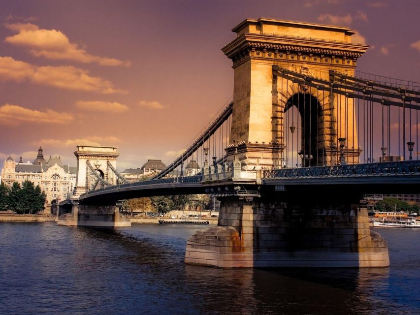 Budapest: Unlimited Prosecco and Wine Sightseeing Cruise - The route from Elizabeth Bridge to Margaret Bridge