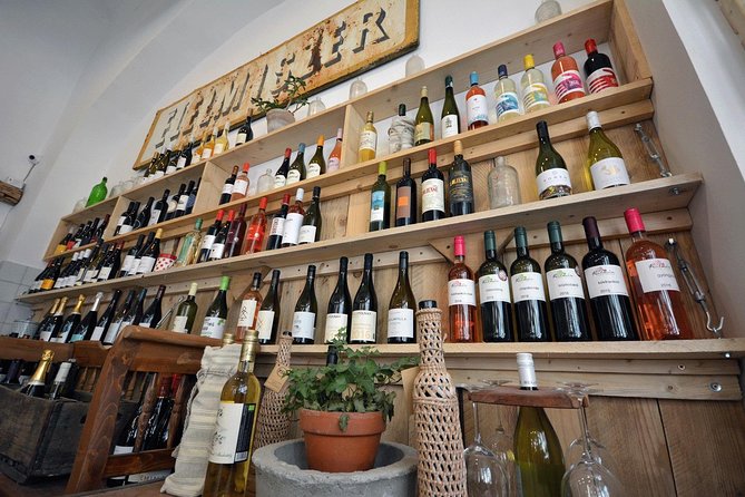 Budapest Urban Feast - Food Tour with Wine Tasting & Coffee House - The guide makes the difference