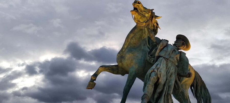 Budapest: Walking Tour in the Buda Castle District - Caves, palaces, and the former government quarter