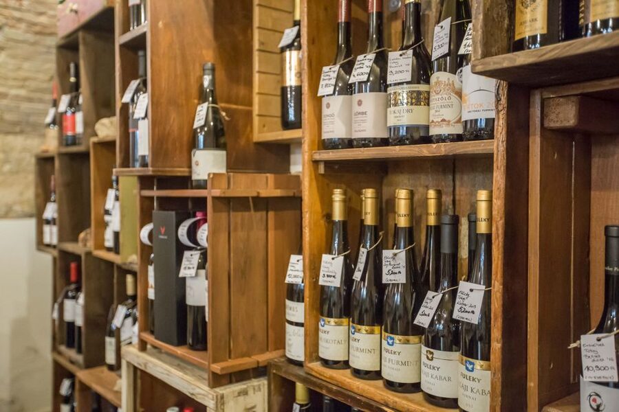 Budapest: Wine, Cheese, and Charcuterie Tasting - Key points at a glance