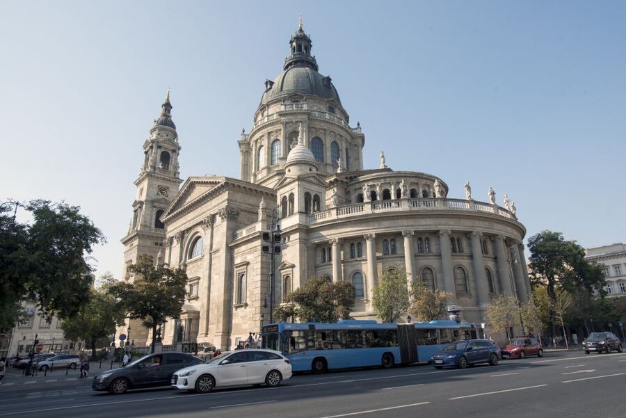 Castle District & Pest Driving Tour with Danube River Cruise - Gellert Hill and the View Across the Danube
