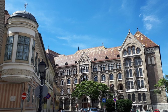 Castle district walk with legends - The surprise drink and the value of personal guiding