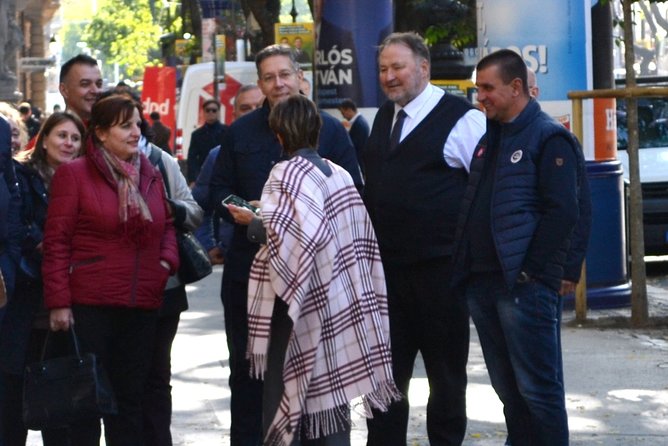 Castle district walk with legends - Starting at the Hungarian National Gallery
