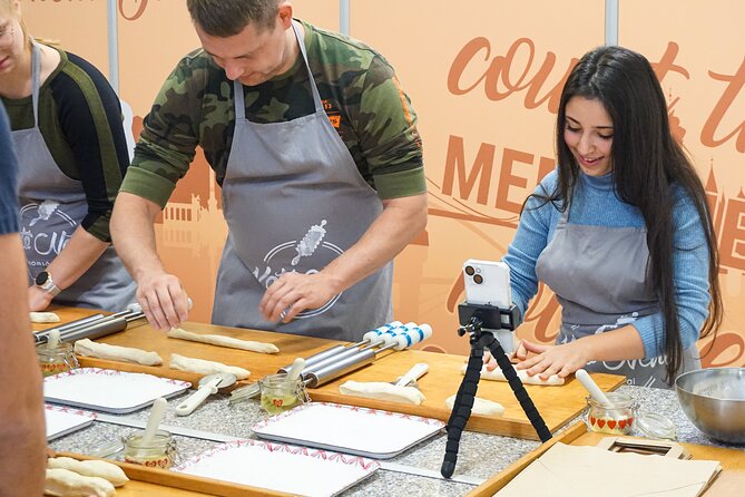 Chimney Cake Workshop Budapest Downtown - Kürtőskalács Class - Why the three-cake format works so well
