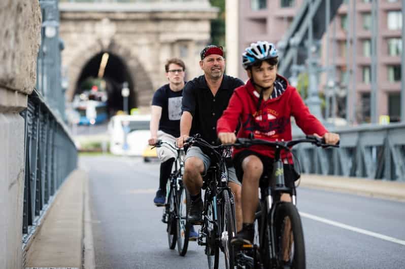 Choose a bicycle and make your own tour in Budapest-24 hrs - Safe lanes, city traffic, and the limits of independence