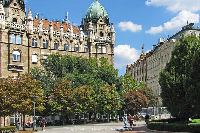 Communism in Budapest: Private Tour with House of Terror Museum - Timing, walking, and meeting-point advice