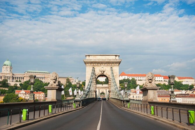 Comprehensive sightseeing tour - Freedom Square and Kossuth Lajos Square