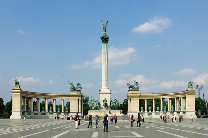 Comprehensive sightseeing tour - Heroes’ Square and the first chapters of Hungarian history