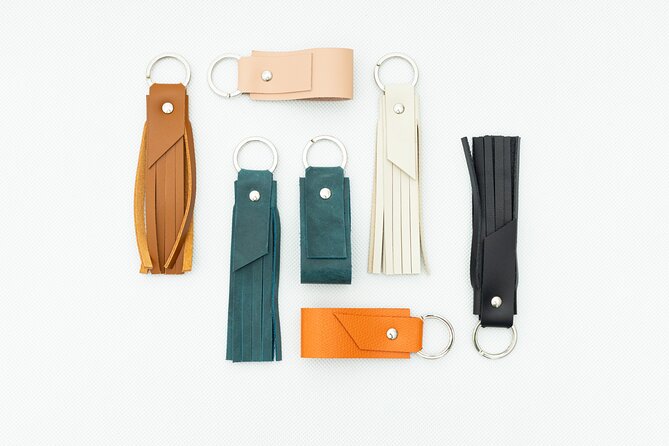 Create a unique leather accessory in downtown Budapest! - Tools, tablet tutorial, and hands-on support
