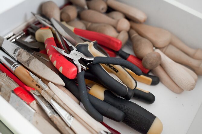 Create a unique leather accessory in downtown Budapest! - What the final finishing touches add