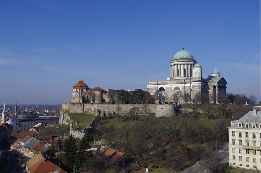 Danube Bend: Private 8-Hour Full Board Tour from Budapest - Esztergom Basilica and the Treasury
