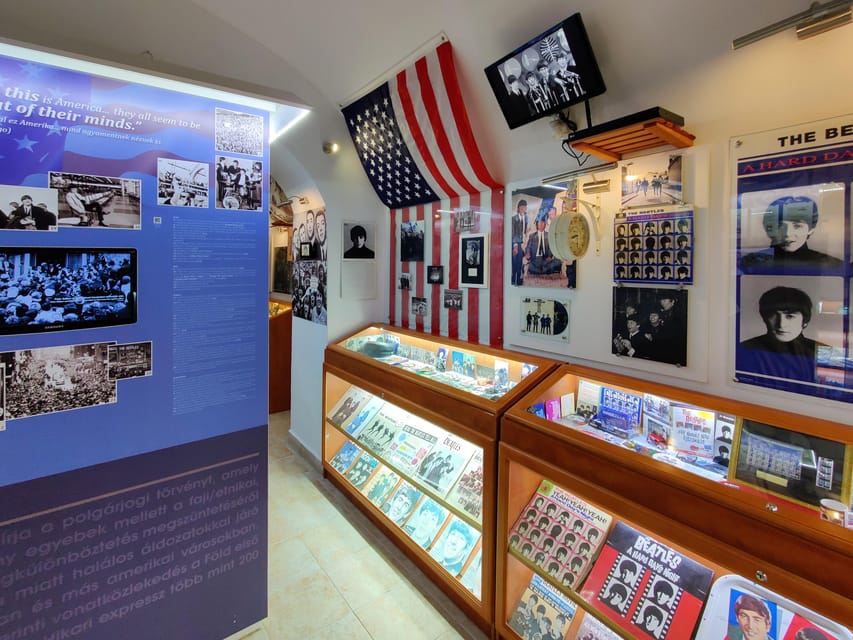 EGRI ROAD BEATLES MUSEUM - Stepping inside the Yellow Submarine