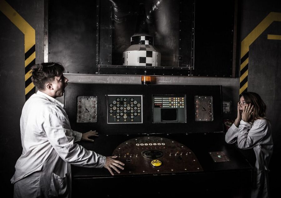 Escape Rooms by PanIQ Room in Budapest - The briefing sets up the one-hour challenge