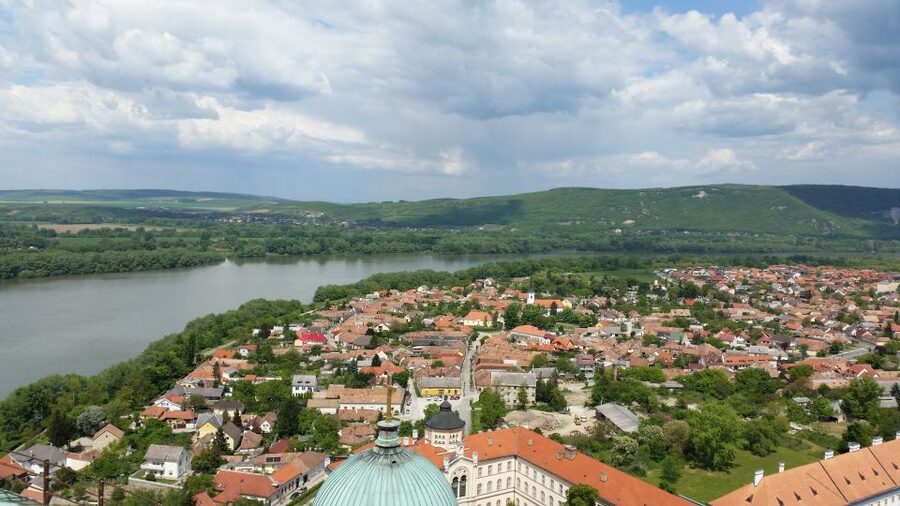 From Budapest: Danube Bend Full-Day Private Tour with Lunch - Who will get the most from this tour