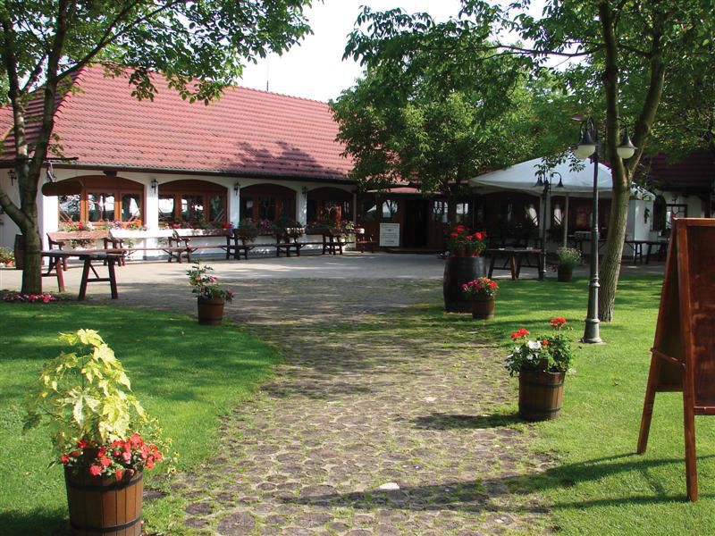 From Budapest: Full-Day Puszta Tour with Lunch and Show - Key points to know before you book
