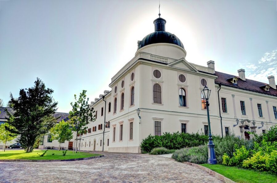 From Budapest: Gödöllő Royal Palace Tour - Sissi, Franz Joseph, and a royal country retreat