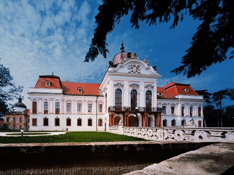 From Budapest: Gödöllő Royal Sissi Guided Tour - Two hours at Gödöllő, with palace and park