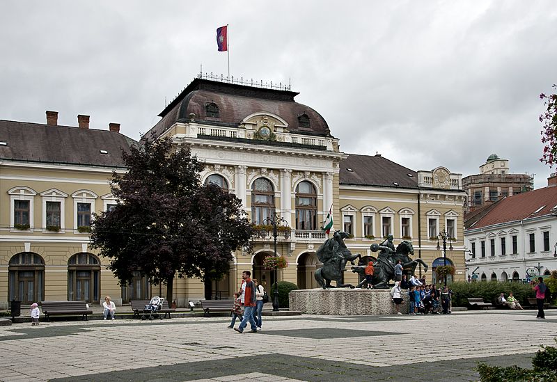 From Budapest: Guided Tour of Eger with Wine Tasting - Eger Castle above Dózsa György tér