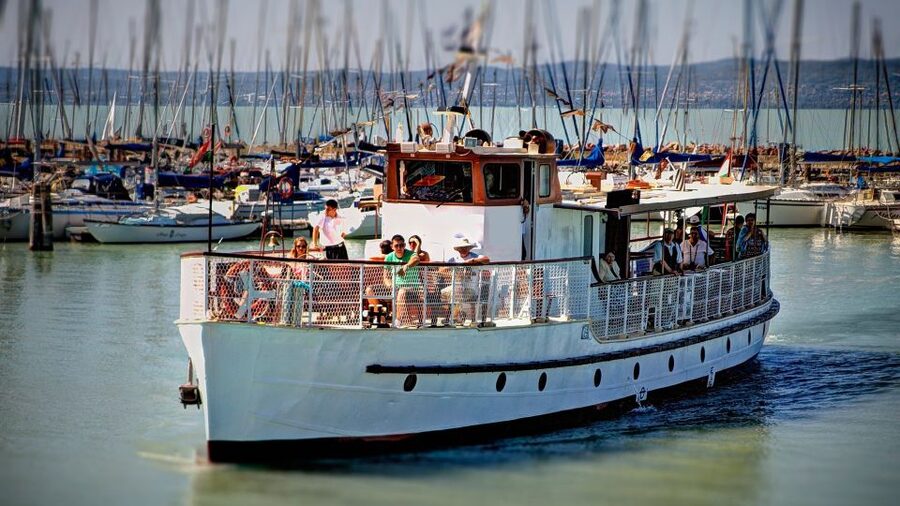 From Budapest: Lake Balaton Day Tour - Free time for lunch in Balatonfüred